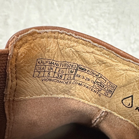 Vionic Women's Kaufman Tan Leather Ankle Booties - Picture 12 of 14